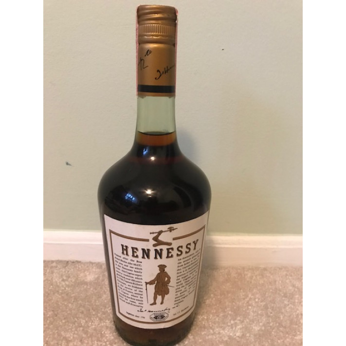Black barns - Cognac brandy Name: Hennessy Origin: France maison fondee 1765..  price :4020..