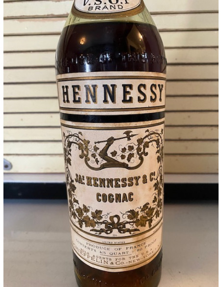 Hennessy Cognac V.S.O.P 012