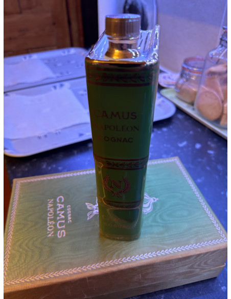 Camus Cognac Napoleon Vieille Reserve 09