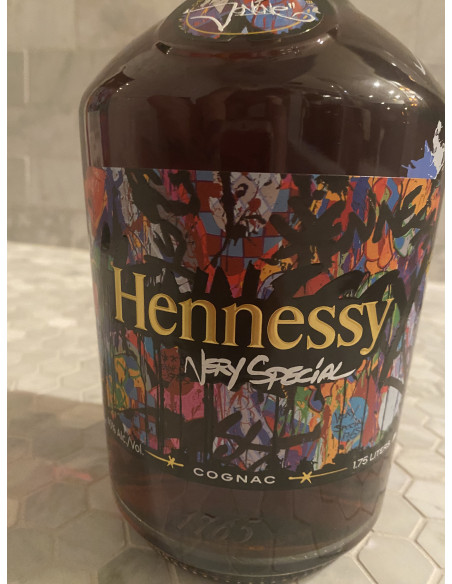 Hennessy Cognac JonOne Deluxe Edition Gift Set magnum 1.75L 012