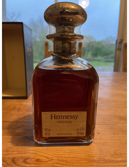 Hennessy Cognac Library Tome Blue Book 09