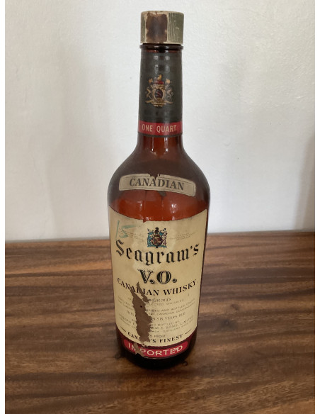 Seagram's V.O. One Quart Whisky 010