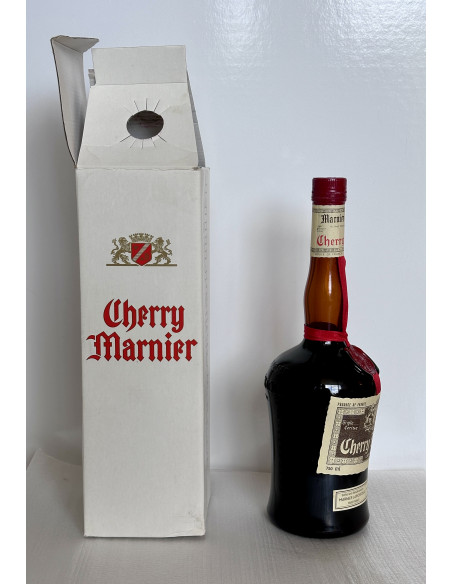 Marnier Cognac Cherry Marnier 013