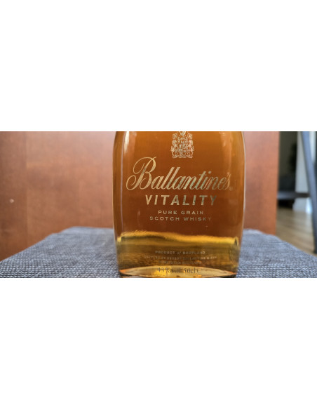 Ballantine's Vitality Pure Grain Scotch Whisky 010