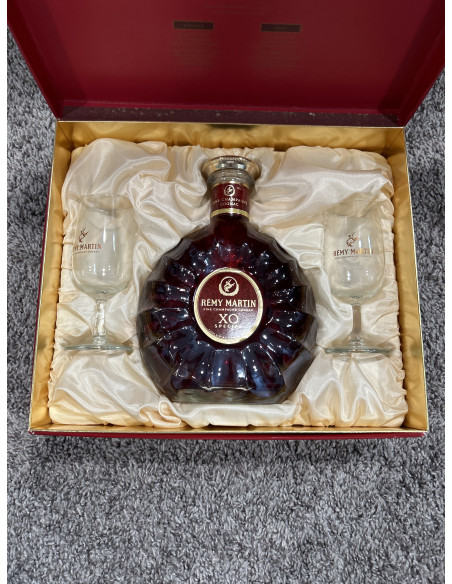 Remy Martin Cognac XO Special set with 2 glasses 013