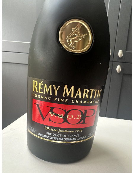 Remy Martin Cognac VSOP Giftpack with 2 Glasses 012