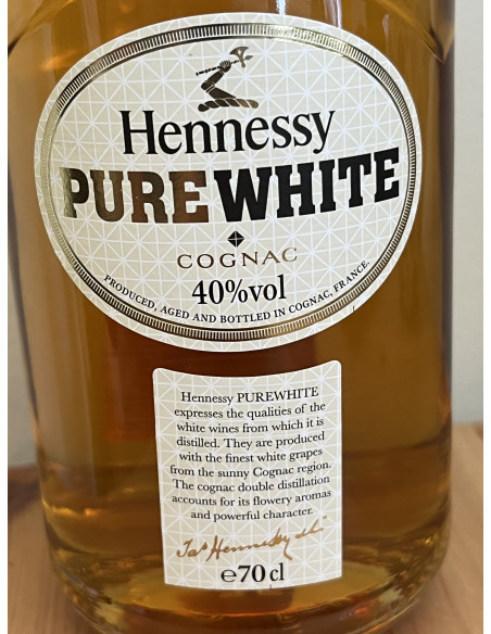 Hennessy Cognac Pure White 010