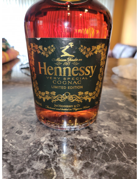 Hennessy Cognac Limited VS edition in Honor of the 44th president 010