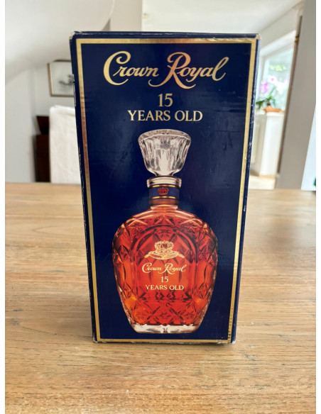 Crown Royal 15 Years Old Whisky 1980s 012