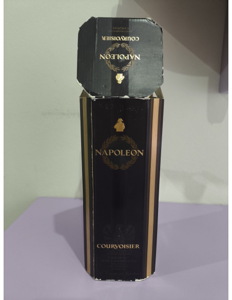 Courvoisier Cognac Napoleon 013