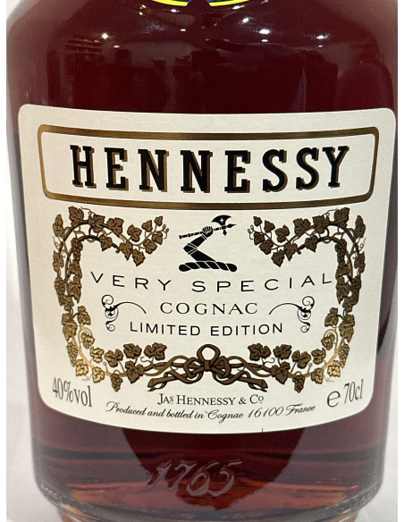 Hennessy Cognac VS Barbados 50th Year of Independence Limited Edition 010