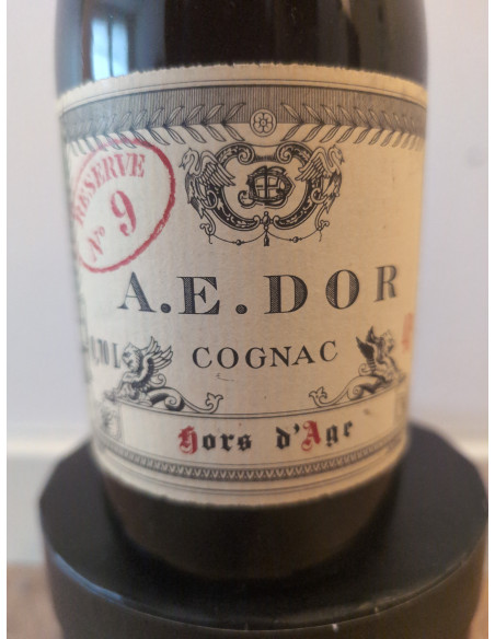 A.E. DOR Reserve n° 9 Hors d'Age Cognac 010