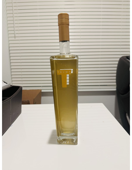 Super premium Vodka Trump 08