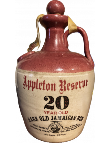 Appleton Estate Reserve 20 Years Old Brandy in Ceramic Baccarat 01