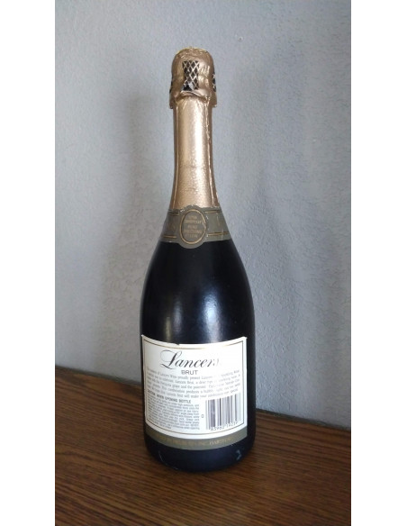 Lancers Blanc de Noir Sparkling Wine 07