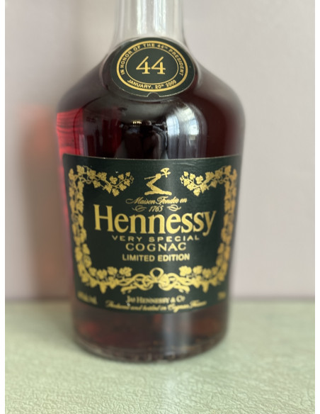 Hennessy Cognac Limited VS edition in Honor of the 44th president 010