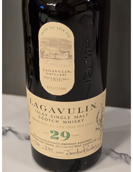 Lagavulin Whisky Limited Edition 2024 Skies of Fèis Ìle 29 Year Old 012