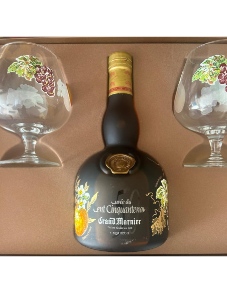 Grand Marnier Cent Cinquantenaire Set with 2 Glasses 011