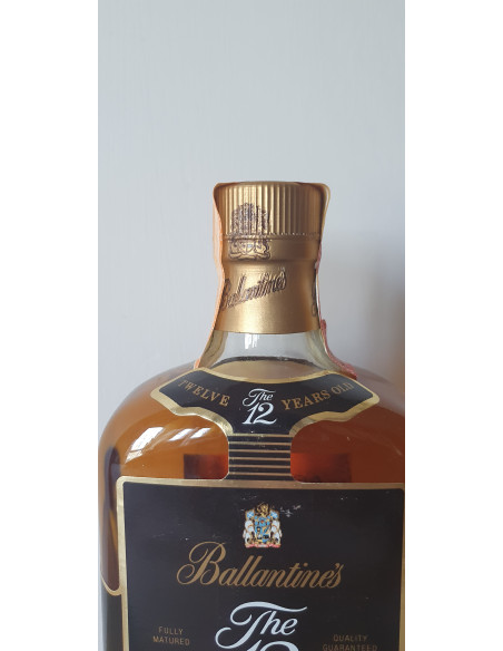 Ballantine's 12 Year Old Very Old Whisky 010