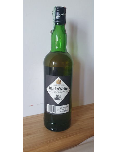 James Buchanan Black and White Scotch Whisky 1990s 07