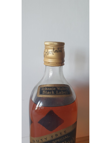 Johnny Walker Extra Special Black Label (Duty Free Version) 08