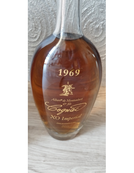 Albert de Montaubert Cognac XO Imperial 1969 011